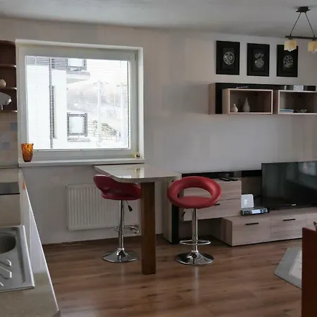 Apartman Nova Lesna Проживание в семье